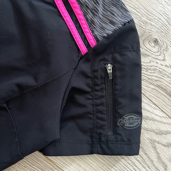 Dickies Black and Pink Fitted scrub top - Picture 2 of 4